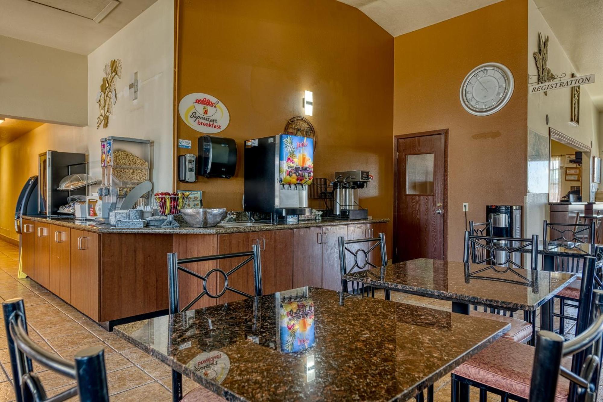 Super 8 By Wyndham Alamosa Motel Dış mekan fotoğraf