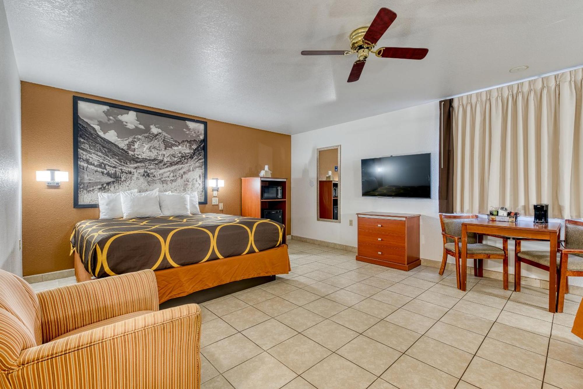 Super 8 By Wyndham Alamosa Motel Oda fotoğraf